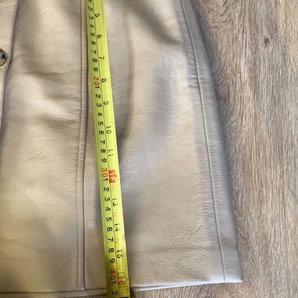 Beautiful Vero Moda faux leather skirt size M - Picture 6 of 8